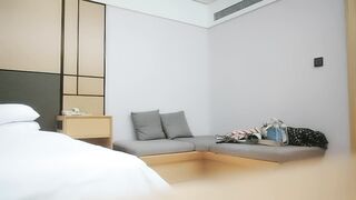 【利哥探花】大圈高质量外围美女，170CM大长腿扭臀掰穴，舔屌吸吮抬腿抽插小穴，被操的啊啊直叫