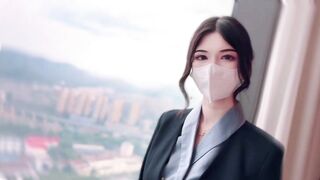 漂亮大奶御姐 黑丝高跟OL制服 皮肤白皙身材丰满鲍鱼超粉 楼道口爆 被无套输出 射了一奶子
